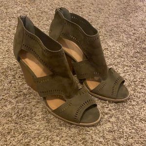 Charlotte Russe Heels Size 9